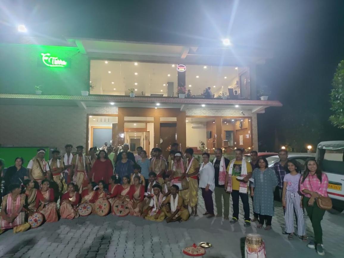 Tierra Hotel Cum Restaurant Kāziranga Exterior foto